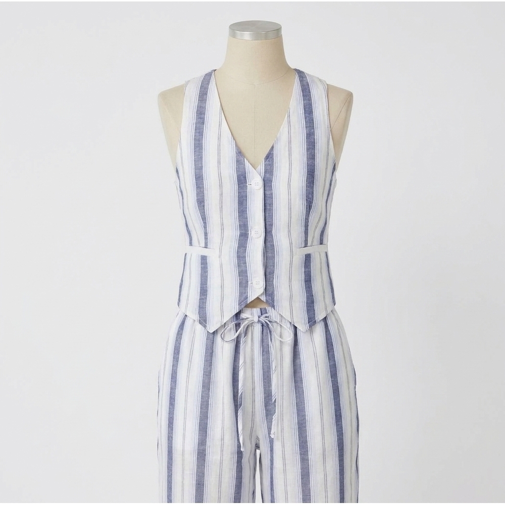 NEW BELLA DAHL cinch back vest in coastal ombre stripe